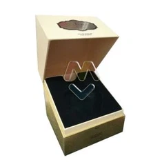 Қутти тӯҳфаро ороиш диҳед